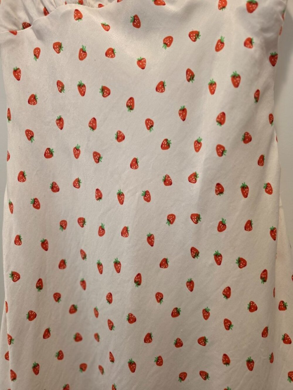 Zara Strawberry Print V-Neck Sleeveless Cream Satin Mini Summer Dress XS - Picture 4 of 8